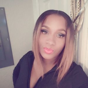 Meet your Posher, Latara